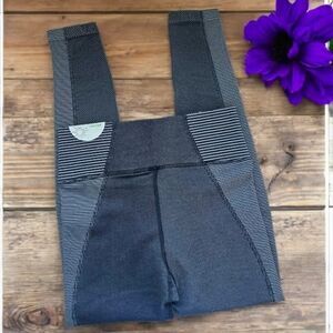 Offline by Aerie Seamless High-Waisted Leggings Black & Grey